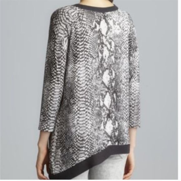 Animal Print Tunic Sweater Black White Snakeskin Print Asymmetrical Hem Small - Picture 3 of 16